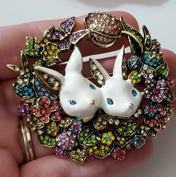 Easter bunny brooch enamel butterflies flowers wreath rhinestones New STUNNING - Picture 9 of 10
